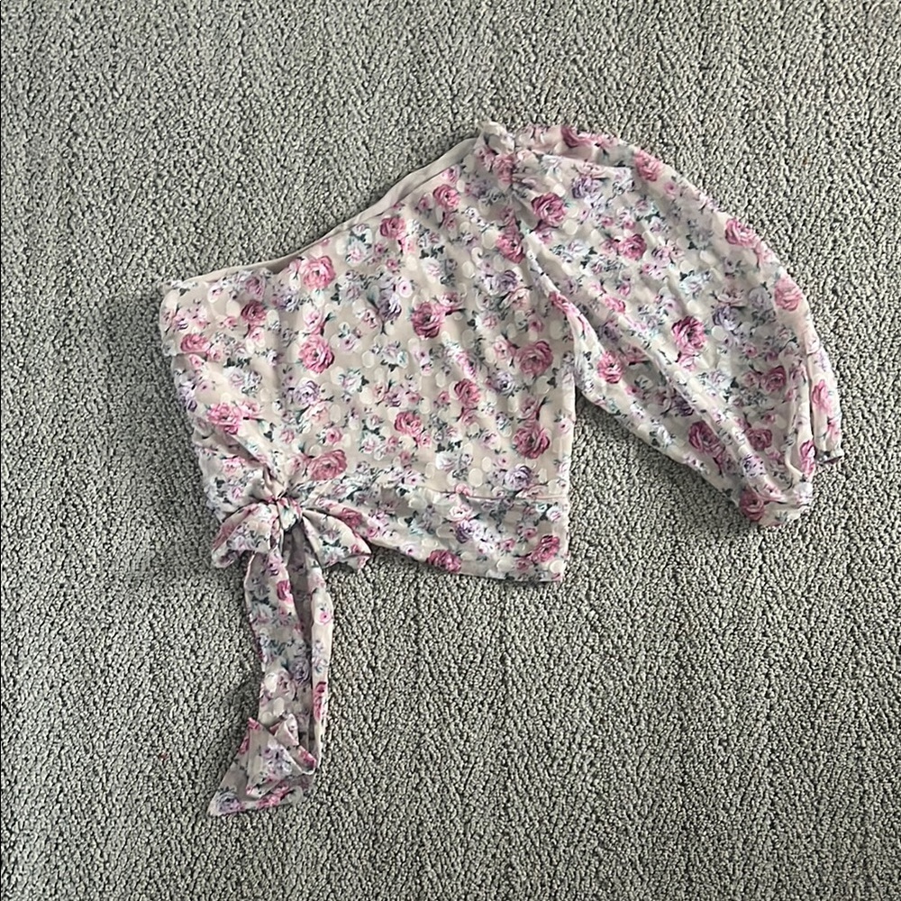 ExpressFloral One-Shoulder Top